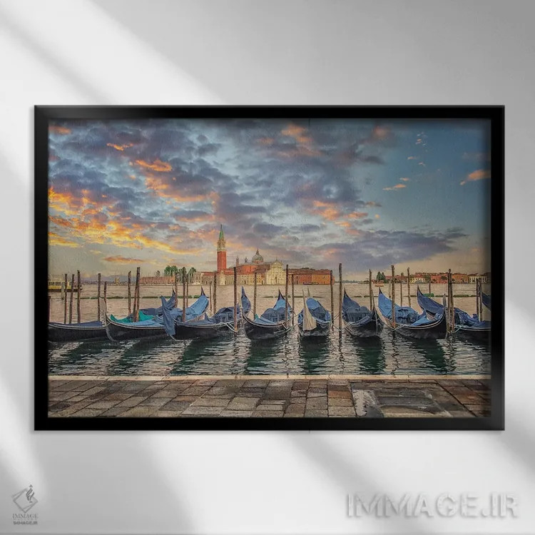 تابلو نور ملایم در ونیز اثر مانجیک پیکچرز (استودیو عکاسی یا فیلمسازی) - نمای قابدار مشکی