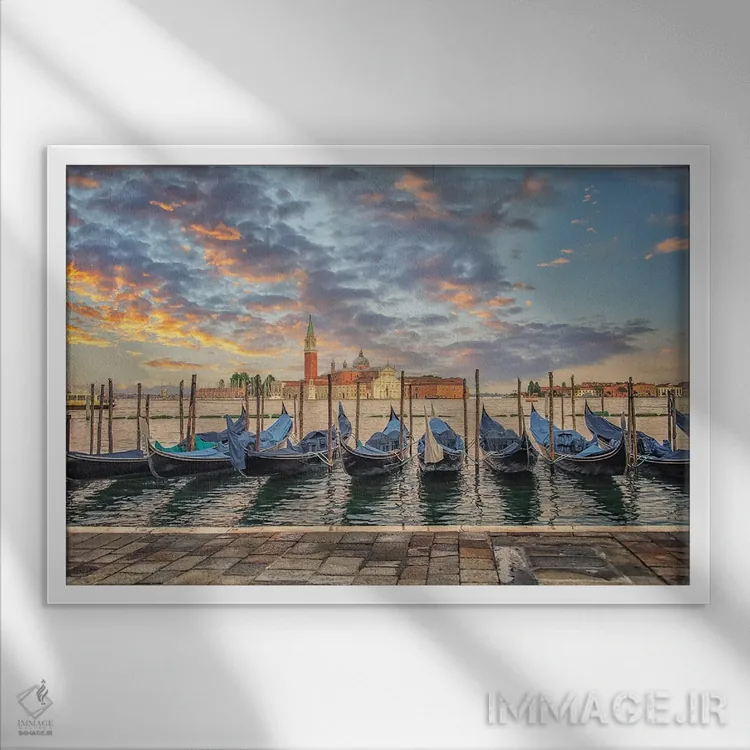 تابلو نور ملایم در ونیز اثر مانجیک پیکچرز (استودیو عکاسی یا فیلمسازی) - نمای قابدار سفید