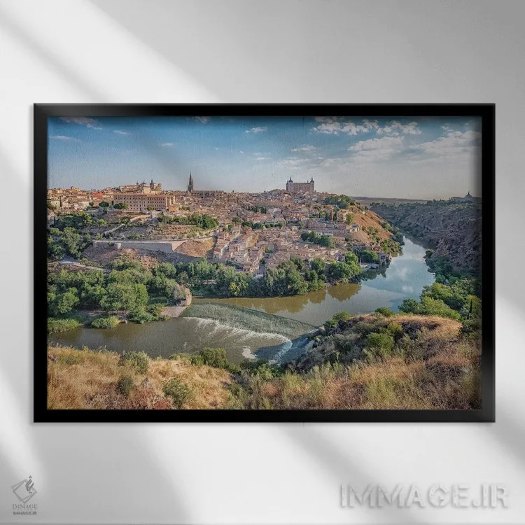 تابلو شهر تولدو (اسپانیا) اثر مانجیک پیکچرز (استودیو عکاسی یا فیلمسازی) - نمای قابدار مشکی
