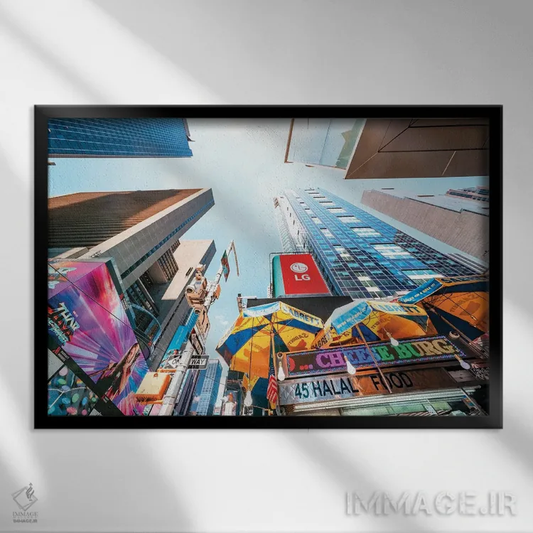 تابلو بهشت بیلبوردها (منطقه با تابلوهای تبلیغاتی زیاد) اثر مانجیک پیکچرز (استودیو عکاسی یا فیلمسازی) - نمای قابدار مشکی