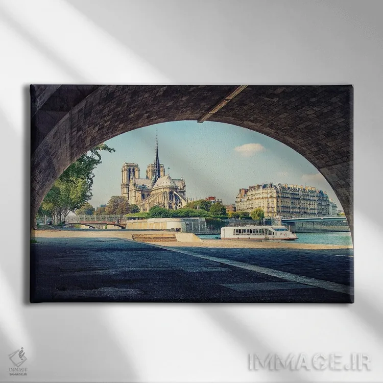 تابلو نوتردام در پاریس اثر مانجیک پیکچرز (استودیو عکاسی یا فیلمسازی) - نمای روبهرو روی دیوار