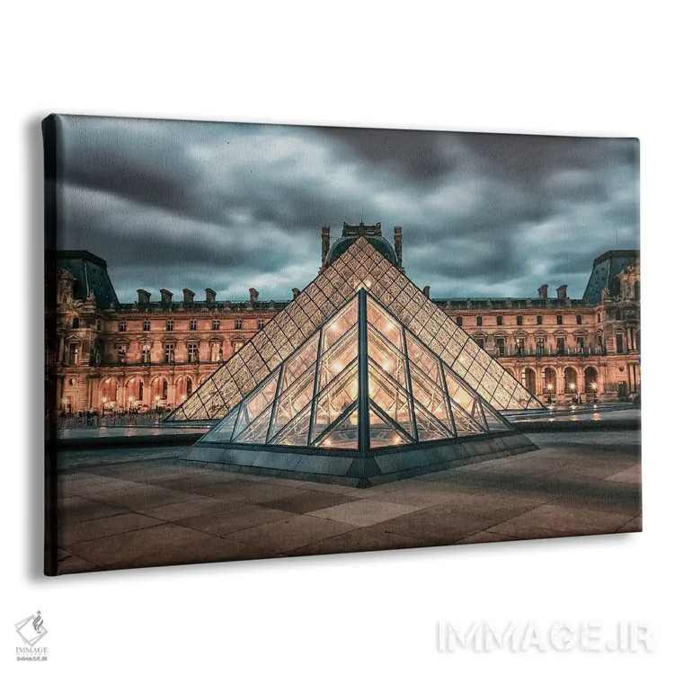 تابلو هرم در پاریس (احتمالاً هرم لوور) اثر مانجیک پیکچرز (استودیو عکاسی یا فیلمسازی) - نمای پرسپکتیو محصول
