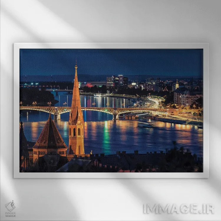 تابلو بوداپست در شب اثر مانجیک پیکچرز (استودیو عکاسی یا فیلمسازی) - نمای قابدار سفید