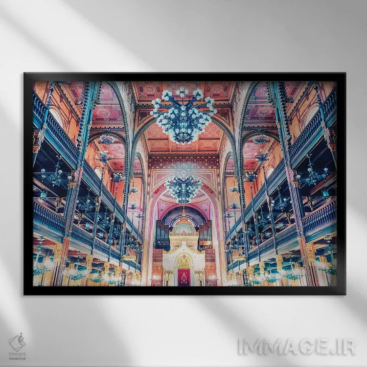 تابلو کنیسهٔ خیابان دوهانی اثر مانجیک پیکچرز (استودیو عکاسی یا فیلمسازی) - نمای قابدار مشکی