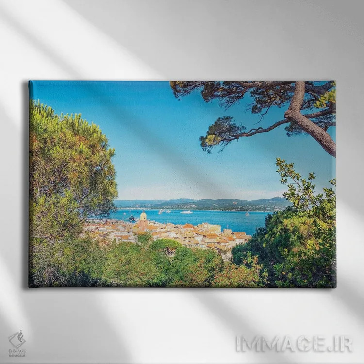 تابلو بامهای سن تروپه اثر مانجیک پیکچرز (استودیو عکاسی یا فیلمسازی) - نمای روبهرو روی دیوار