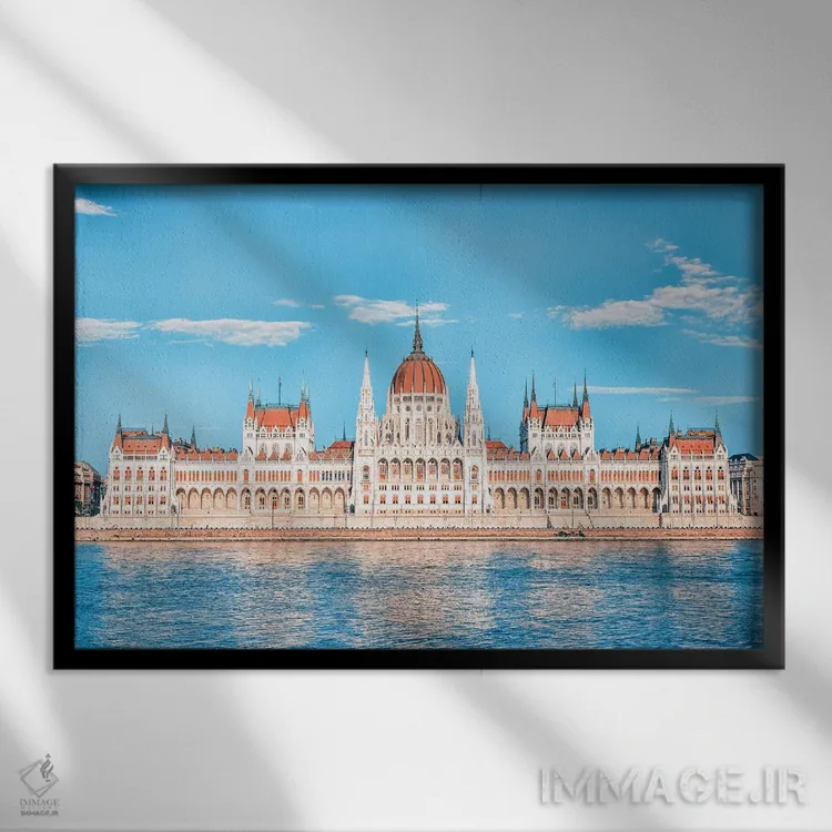 تابلو نما (نمای بیرونی) پارلمان مجارستان اثر مانجیک پیکچرز (استودیو عکاسی یا فیلمسازی) - نمای قابدار مشکی