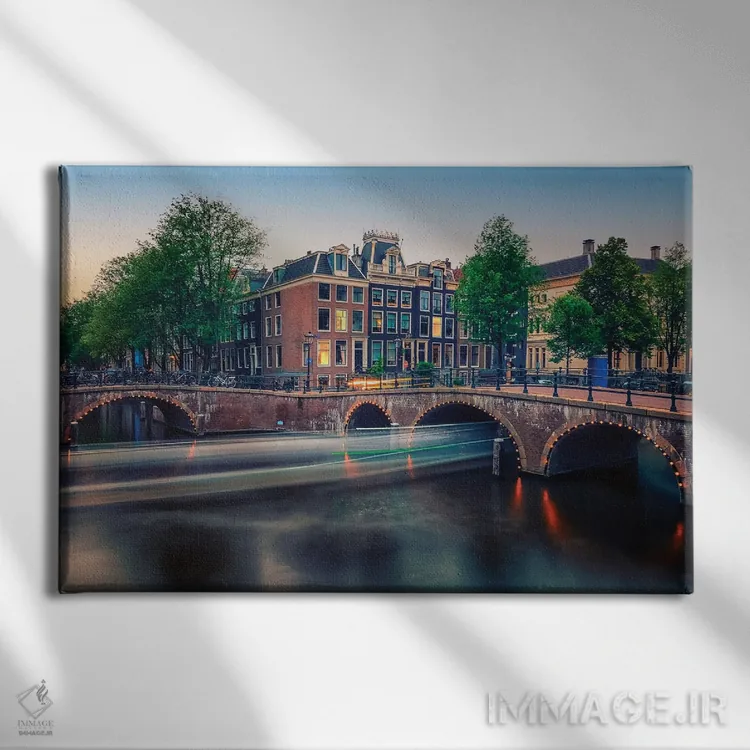 تابلو با عشق از آمستردام اثر مانجیک پیکچرز (استودیو عکاسی یا فیلمسازی) - نمای روبهرو روی دیوار