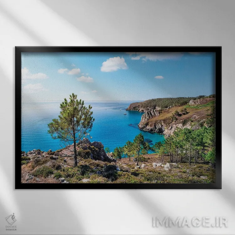 تابلو منظرهٔ برتانی فرانسه اثر مانجیک پیکچرز (استودیو عکاسی یا فیلمسازی) - نمای قابدار مشکی