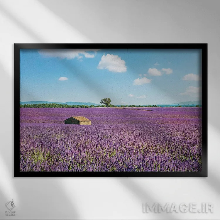 تابلو کلبهای با چشمانداز اثر مانجیک پیکچرز (استودیو عکاسی یا فیلمسازی) - نمای قابدار مشکی