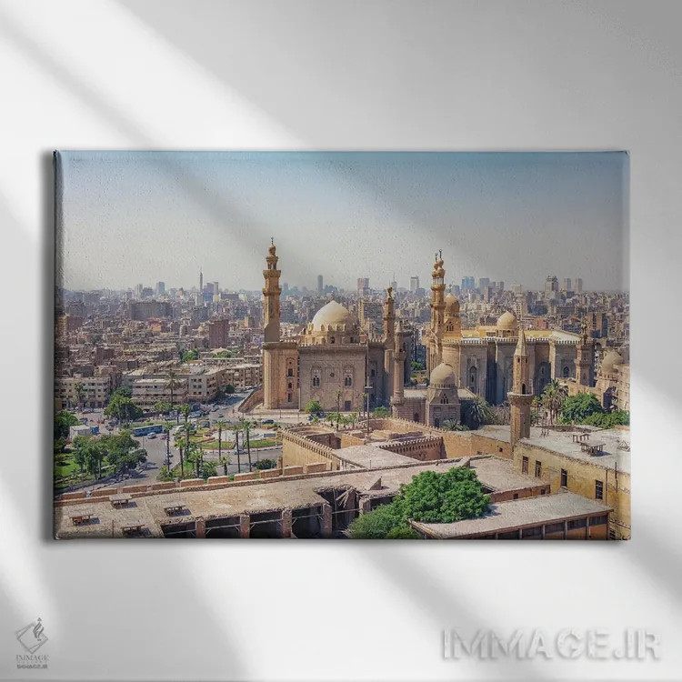 تابلو قاهره اثر مانجیک پیکچرز (استودیو عکاسی یا فیلمسازی) - نمای روبهرو روی دیوار