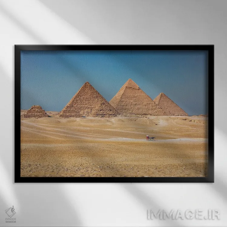 تابلو فلات جیزه اثر مانجیک پیکچرز (استودیو عکاسی یا فیلمسازی) - نمای قابدار مشکی