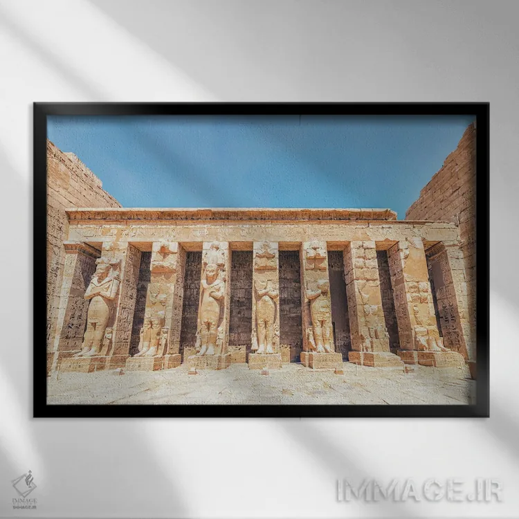 تابلو مجسمهها در معبد اثر مانجیک پیکچرز (استودیو عکاسی یا فیلمسازی) - نمای قابدار مشکی