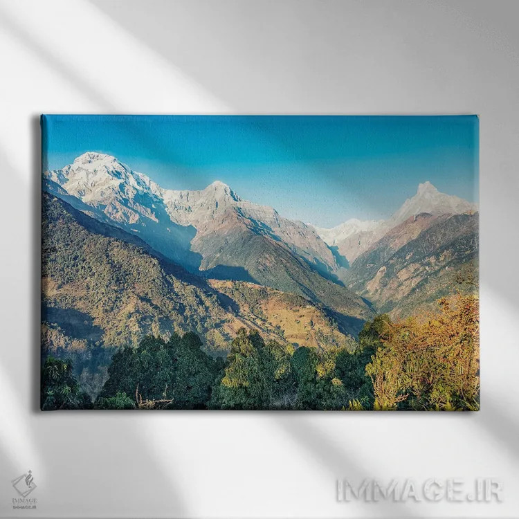 تابلو منظرهٔ هیمالیا اثر مانجیک پیکچرز (استودیو عکاسی یا فیلمسازی) - نمای روبهرو روی دیوار