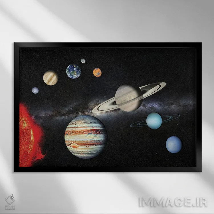 تابلو سامانهٔ خورشیدی اثر مانجیک پیکچرز (استودیو عکاسی یا فیلمسازی) - نمای قابدار مشکی