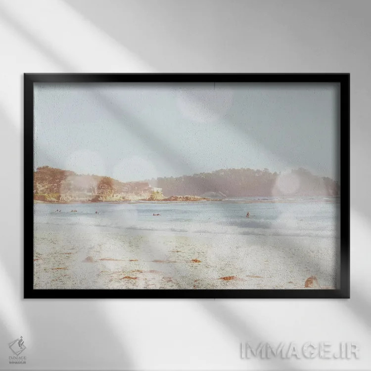تابلو ساحل درخشان اثر امیلی ناواس - نمای قابدار مشکی
