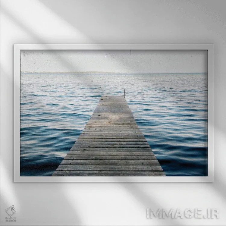 تابلو اسکلهٔ دریاچه اثر امیلی ناواس - نمای قابدار سفید