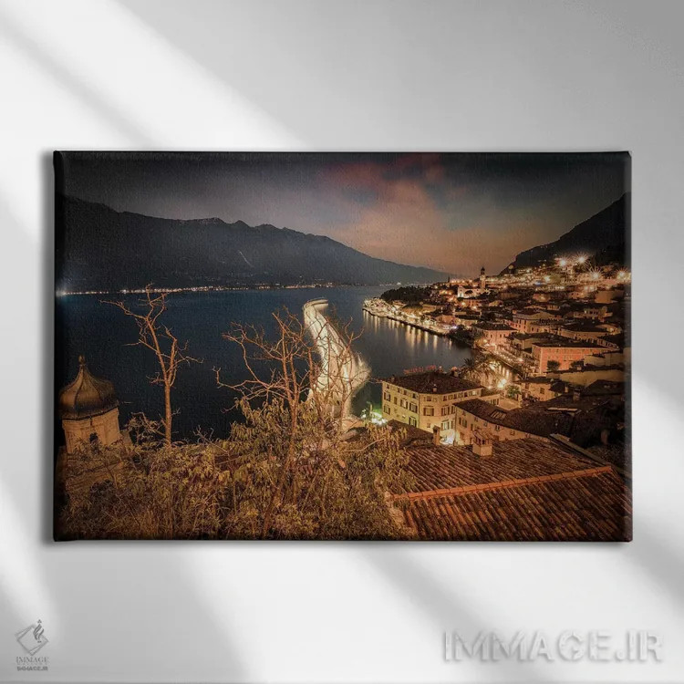 تابلو لیمونه سول گاردا در شب اثر انزو رومانو - نمای روبهرو روی دیوار