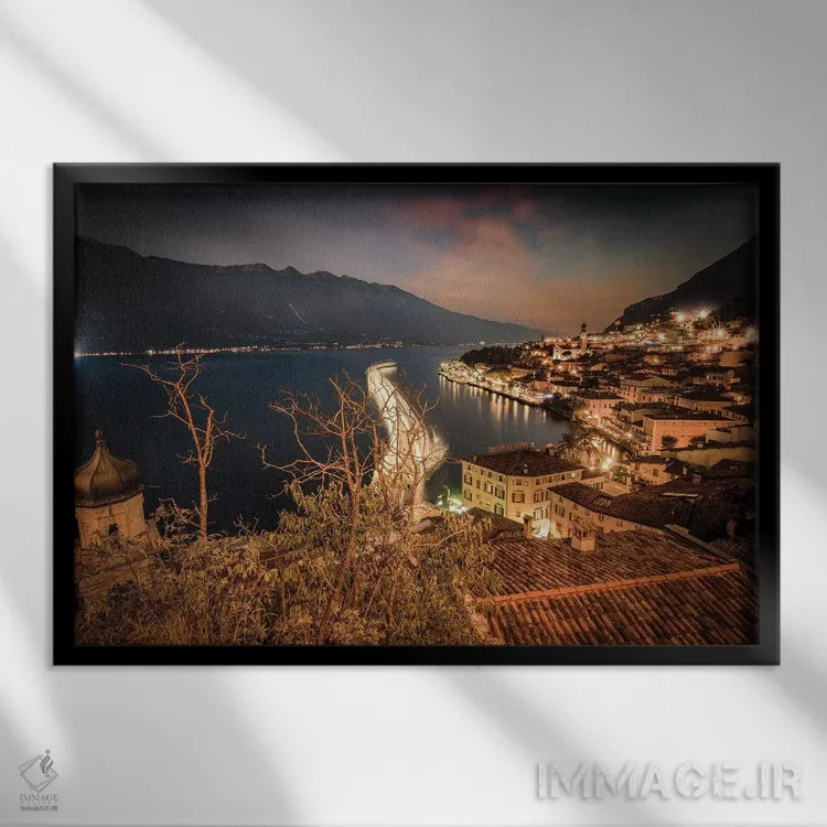 تابلو لیمونه سول گاردا در شب اثر انزو رومانو - نمای قابدار مشکی