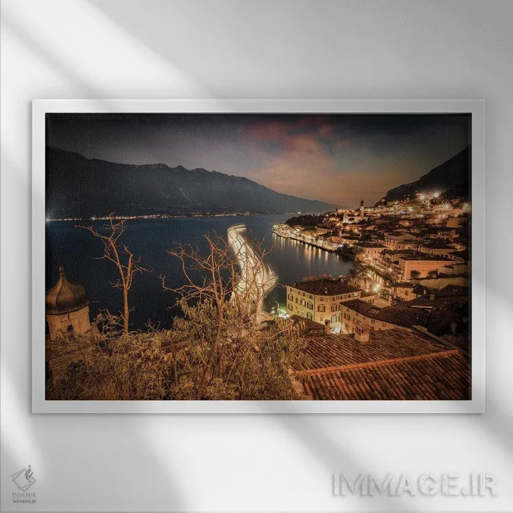 تابلو لیمونه سول گاردا در شب اثر انزو رومانو - نمای قابدار سفید