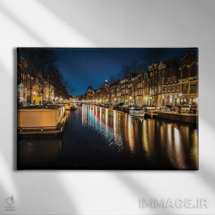 تابلو آمستردام در شب اثر انزو رومانو - نمای روبهرو روی دیوار