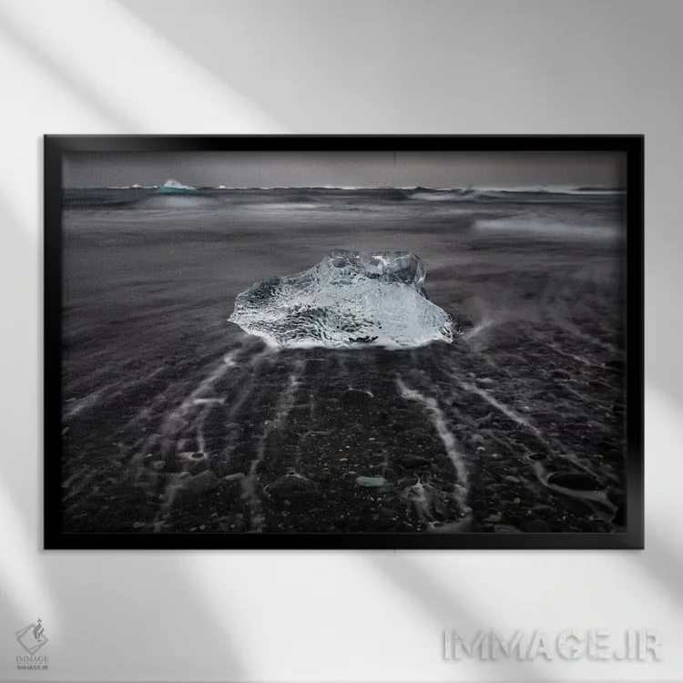 تابلو یخ ایسلندی اثر اریک فیشر - نمای قابدار مشکی