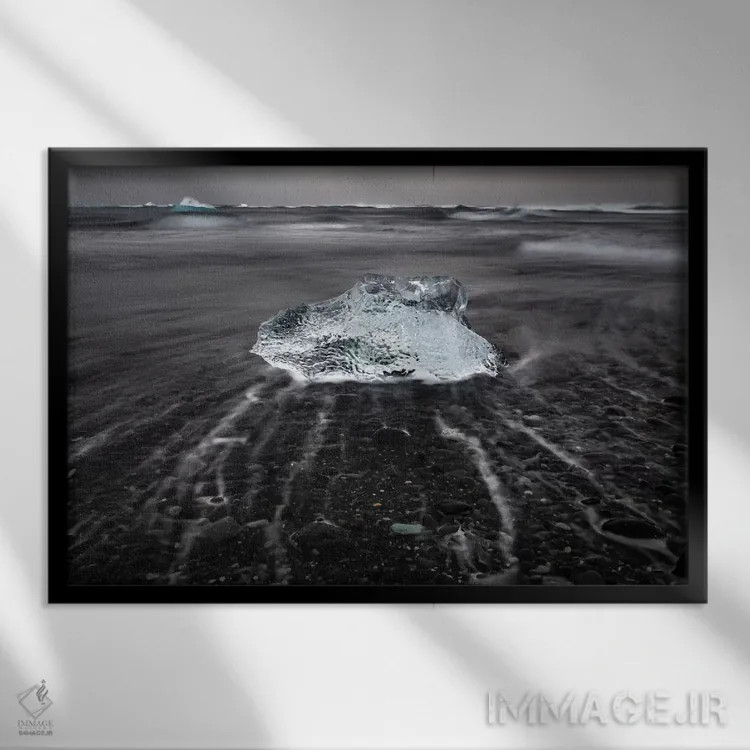تابلو یخ ایسلندی اثر اریک فیشر - نمای قابدار مشکی