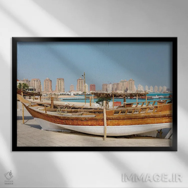 تابلو کشور قطر، دوحه. قایق سنتی دو اثر امیلی ویلسون - نمای قابدار مشکی