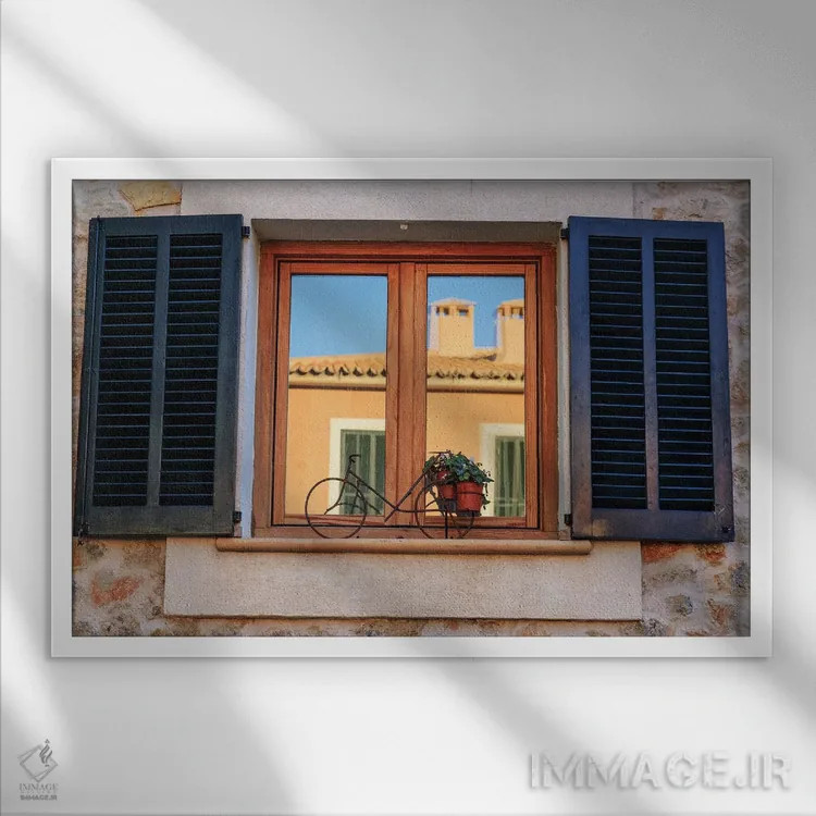 تابلو اسپانیا، جزایر بالئاری، مایورکا. اسپورلس، پنجرههای کرکرهای اثر امیلی ویلسون - نمای قابدار سفید