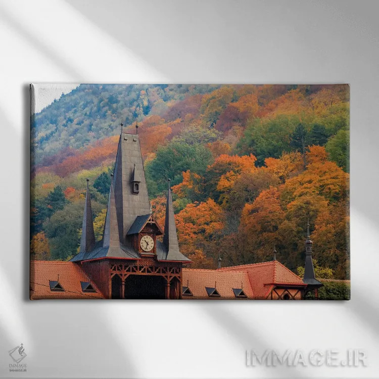 تابلو رومانی، براشوو. محله پورتا شئی. برج ساعت در پاییز اثر امیلی ویلسون - نمای روبهرو روی دیوار