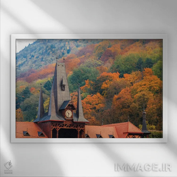 تابلو رومانی، براشوو. محله پورتا شئی. برج ساعت در پاییز اثر امیلی ویلسون - نمای قابدار سفید