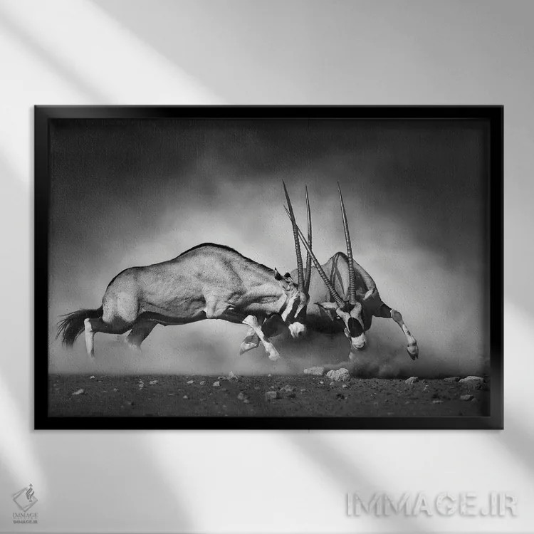 تابلو نبرد اثر دیزاین فابریکن (استودیو طراحی دانمارکی) - نمای قابدار مشکی