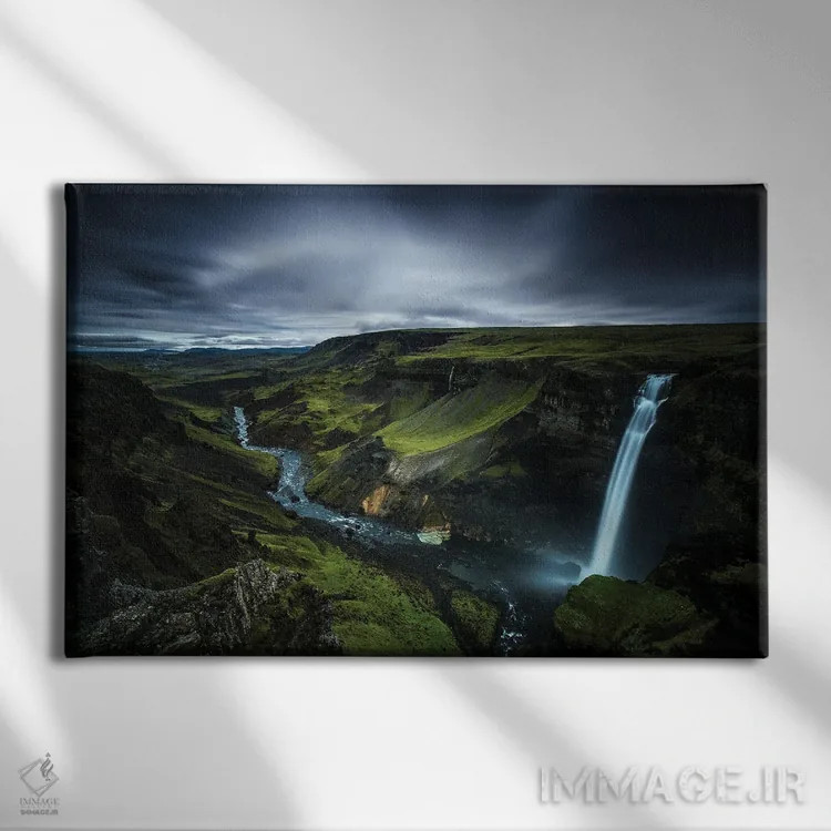 تابلو حال و هوای تاریک اثر فابیو آنتنور - نمای روبهرو روی دیوار