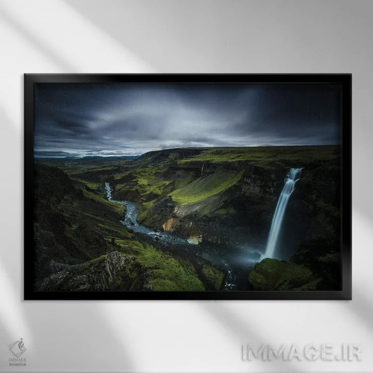 تابلو حال و هوای تاریک اثر فابیو آنتنور - نمای قابدار مشکی