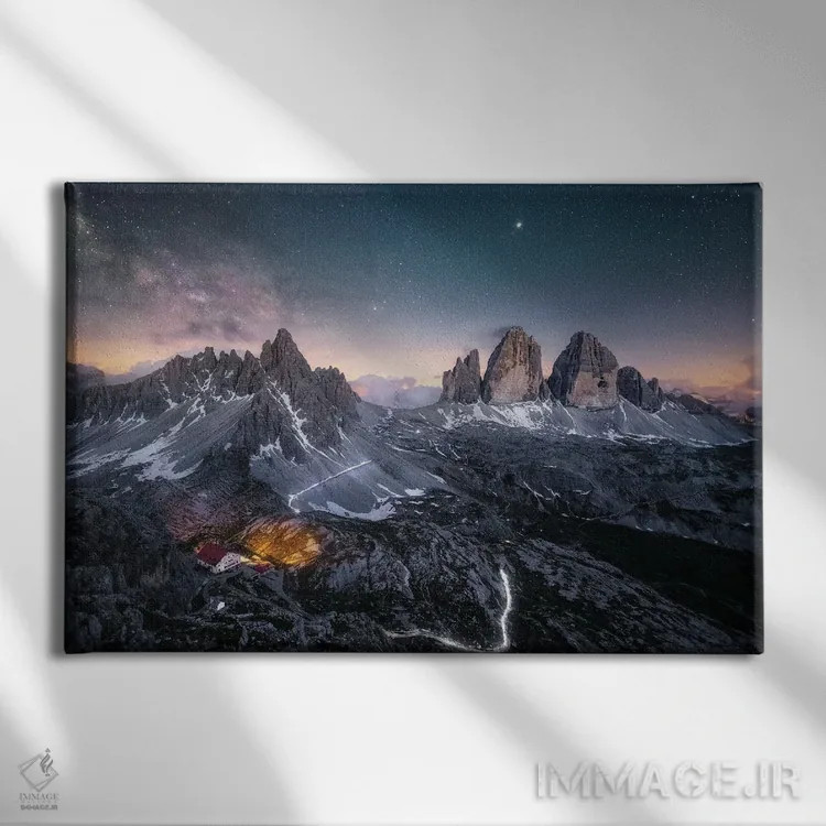 تابلو دولومیتها در شب (کوههای ایتالیا) اثر فابیو آنتنور - نمای روبهرو روی دیوار