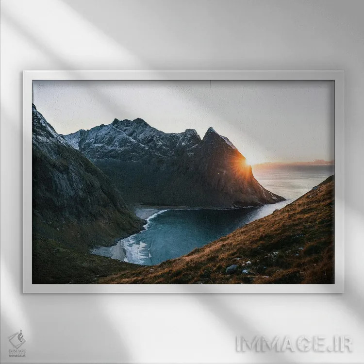 تابلو ساحل مخفی اثر فابیان فورتمن - نمای قابدار سفید