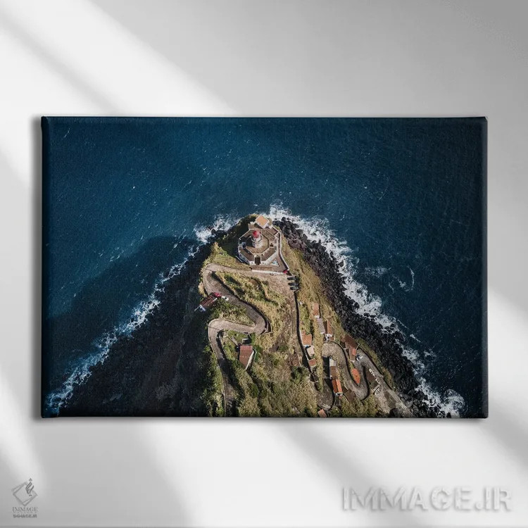 تابلو صخره فانوسدریایی اثر فابیان فورتمن - نمای روبهرو روی دیوار