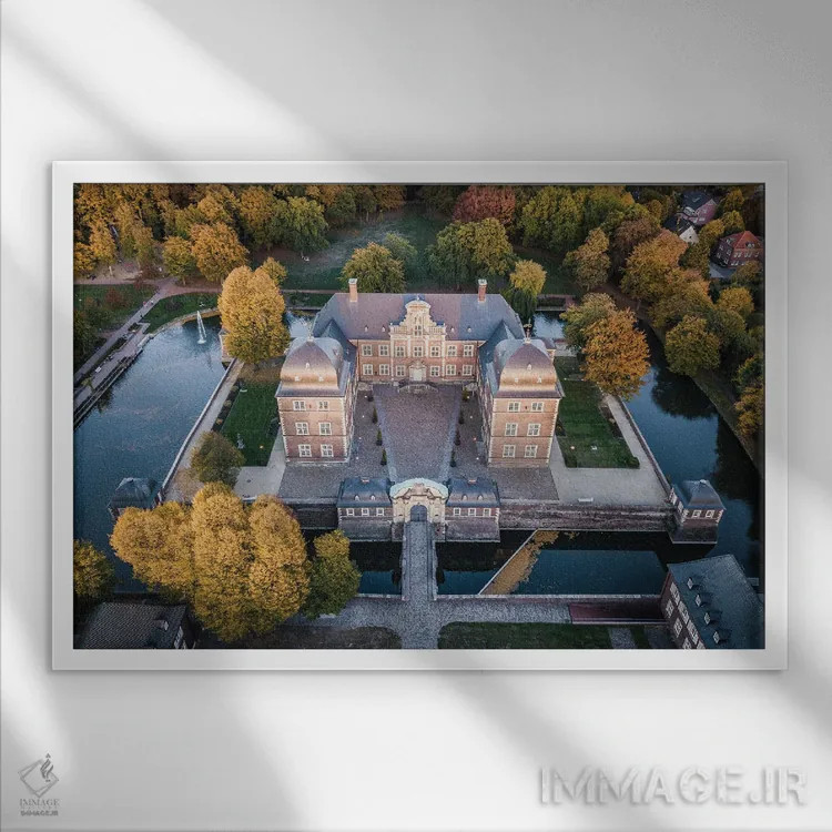 تابلو قلعه رنگارنگ اثر فابیان فورتمن - نمای قابدار سفید