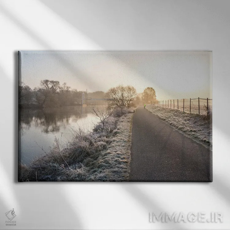 تابلو دویدن صبحگاهی مهآلود اثر فابیان فورتمن - نمای روبهرو روی دیوار