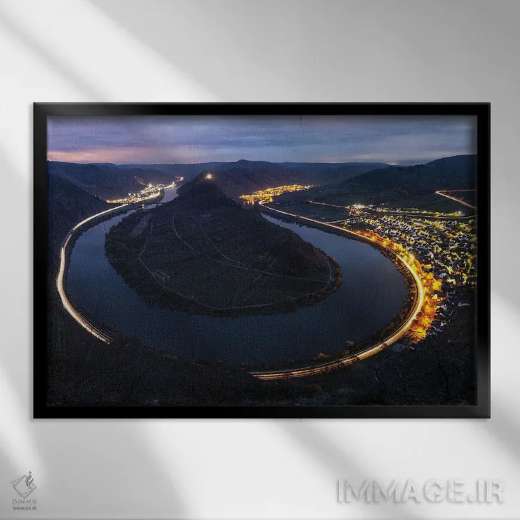 تابلو دایره طلایی اثر فابیان فورتمن - نمای قابدار مشکی