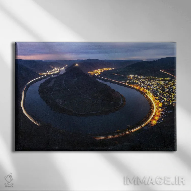 تابلو دایره طلایی اثر فابیان فورتمن - نمای روبهرو روی دیوار