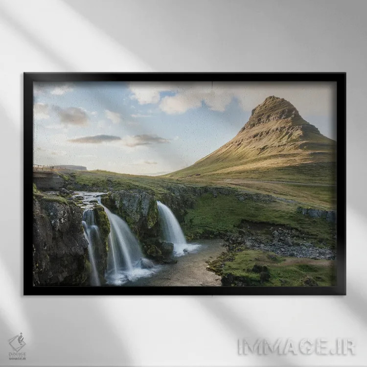 تابلو آبشار کیرکیوفل (ایسلند) اثر فابیان فورتمن - نمای قابدار مشکی