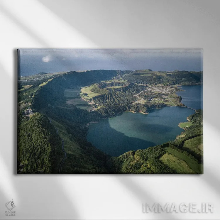 تابلو آتشفشان قدیمی اثر فابیان فورتمن - نمای روبهرو روی دیوار