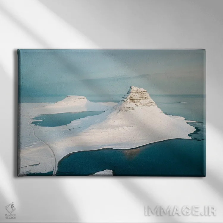 تابلو کیرکیوفل در زمستان (ایسلند) اثر فابیان فورتمن - نمای روبهرو روی دیوار