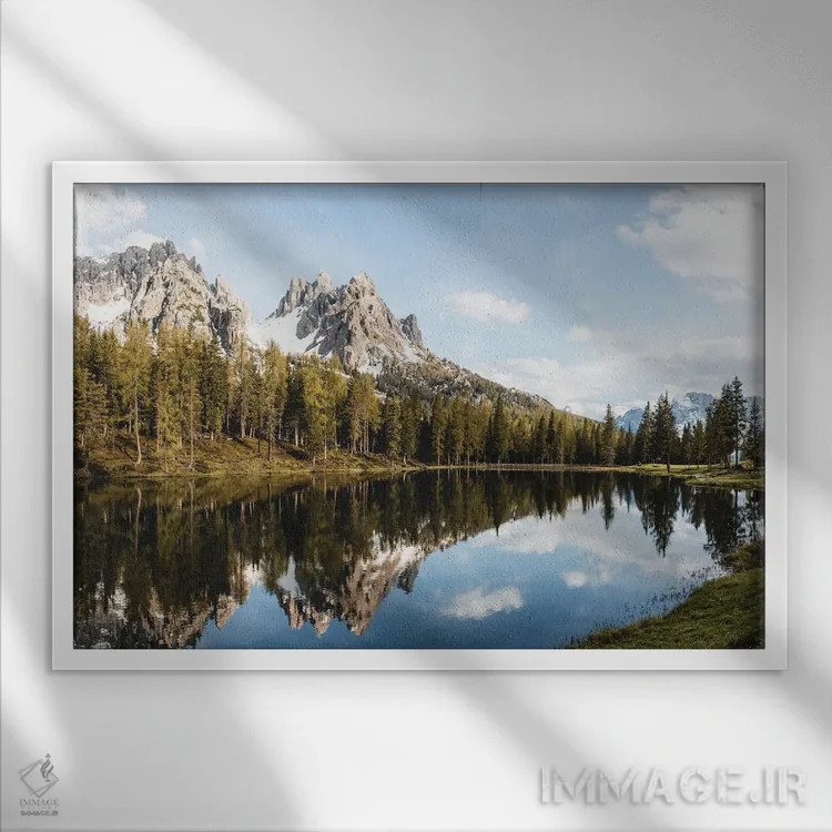 تابلو دریاچه آلپی اثر فابیان فورتمن - نمای قابدار سفید