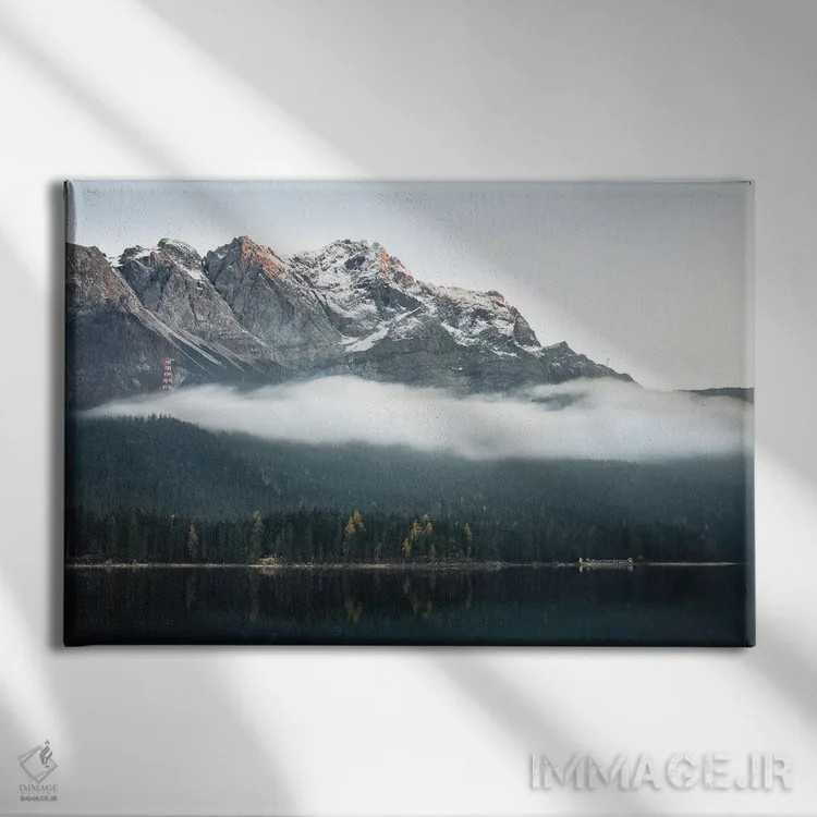 تابلو قلهٔ درخشان اثر فابیان فورتمن - نمای روبهرو روی دیوار