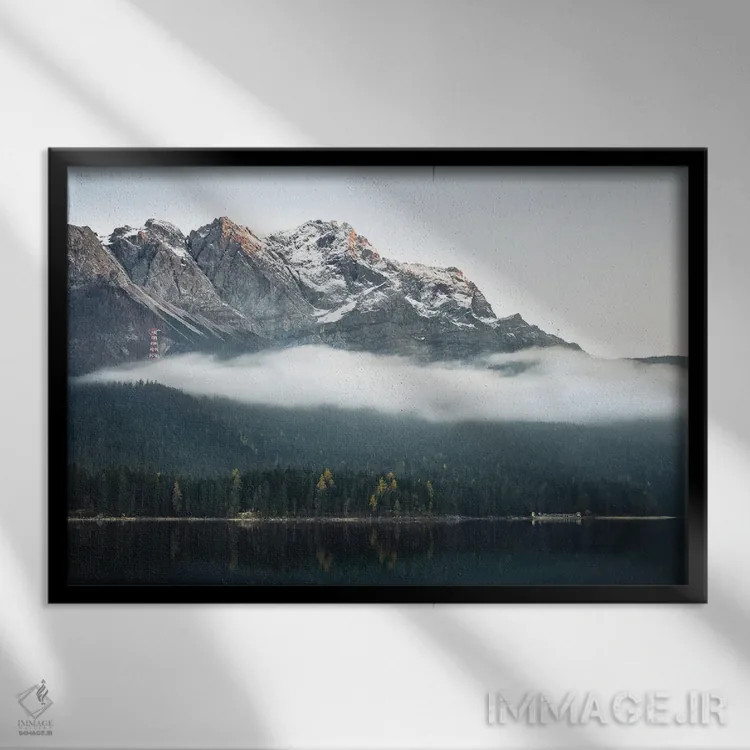 تابلو قلهٔ درخشان اثر فابیان فورتمن - نمای قابدار مشکی