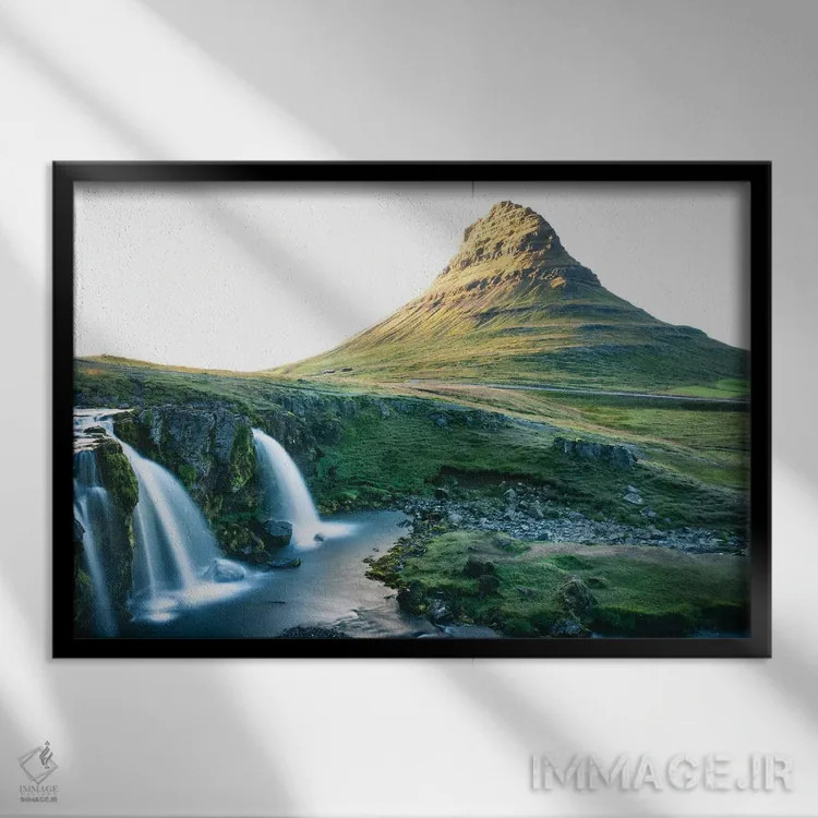 تابلو درخشان اثر فابیان فورتمن - نمای قابدار مشکی