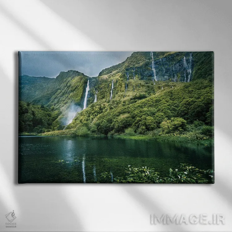 تابلو دیوار آبشار اثر فابیان فورتمن - نمای روبهرو روی دیوار