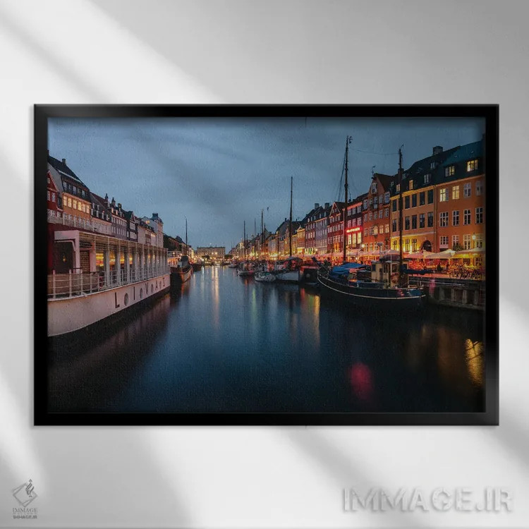 تابلو بندر شبانه اثر فابیان فورتمن - نمای قابدار مشکی