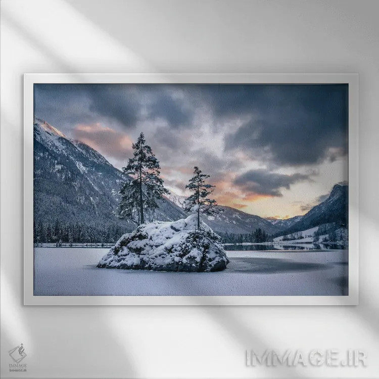 تابلو جزیرهٔ زمستانی اثر فابیان فورتمن - نمای قابدار سفید